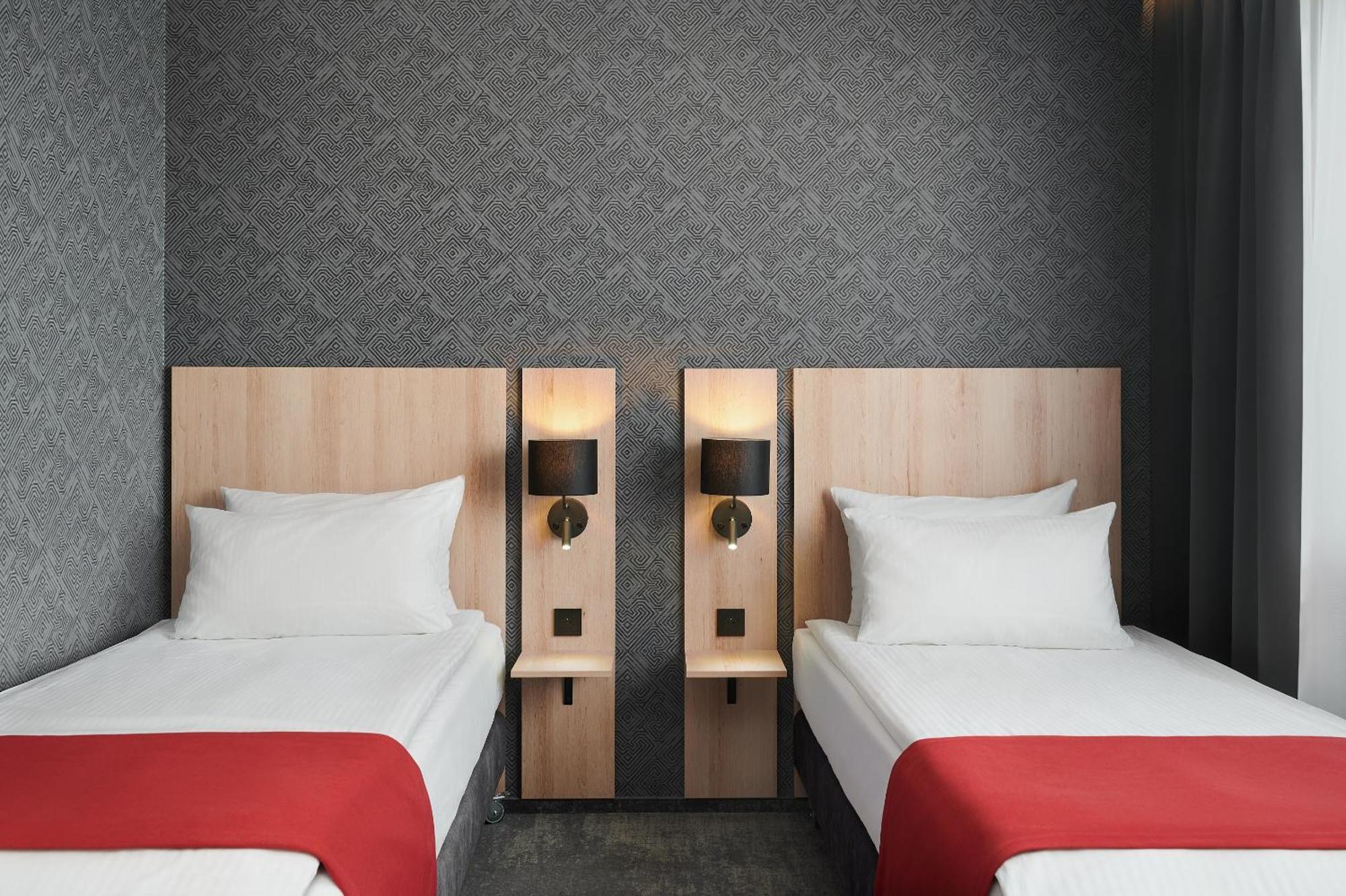 Hotel Western Center